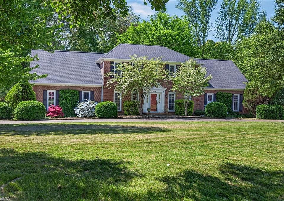 1st image of 1018 Riverbend Dr