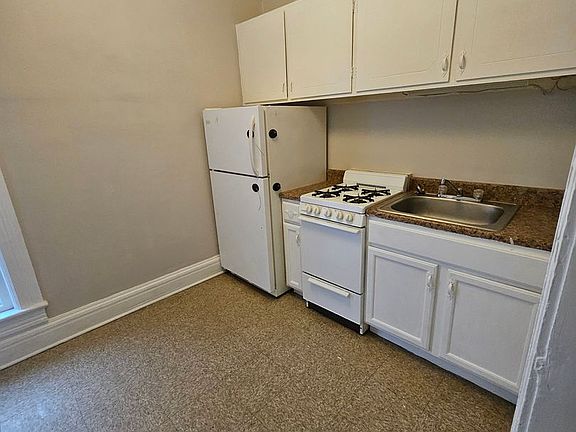 3rd image of 519-521 E 6th St APT 3