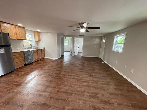 4th image of 808 W Friedman St