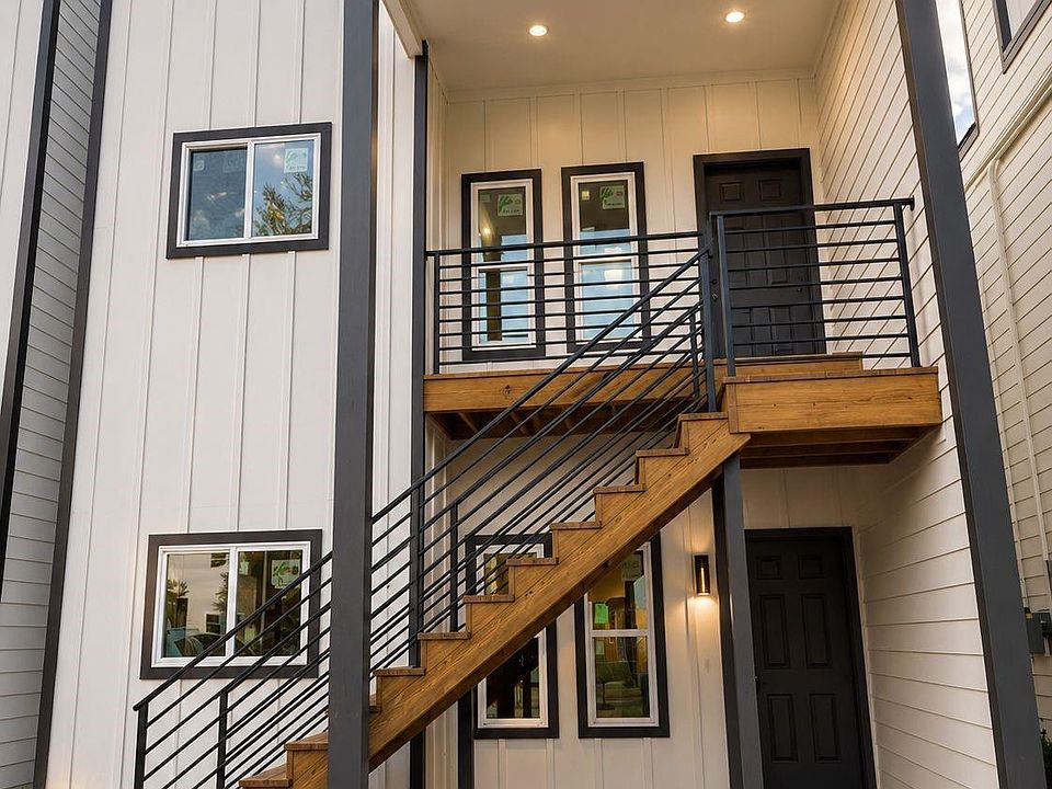 1st image of 304 Bolden St