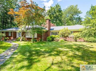 305 Ridge Rd, Watchung, NJ 07069