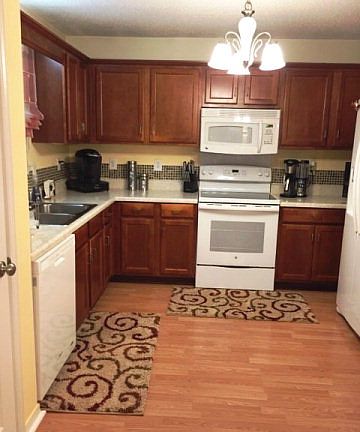 5th image of 8188 Edgewood Dr