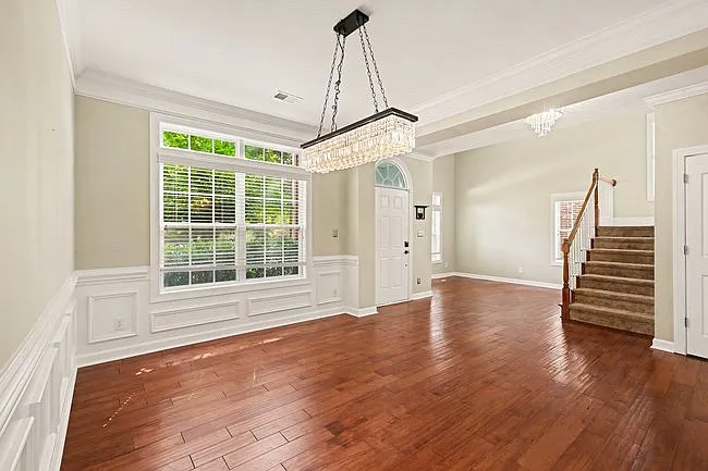 2400 River Oaks Dr — Photo 3