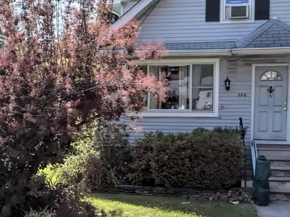 206 Amsterdam Ave, Roselle, NJ 07203