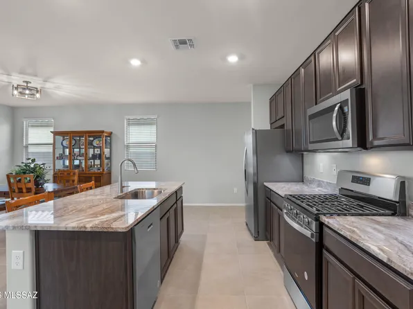 7788 S Golden Bell Dr, Tucson, AZ 85747