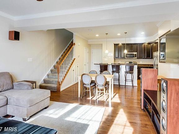 5th image of 15284 Regents Park Dr