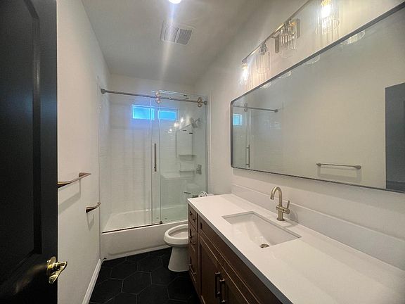 4th image of 3129 Havenpark Ave