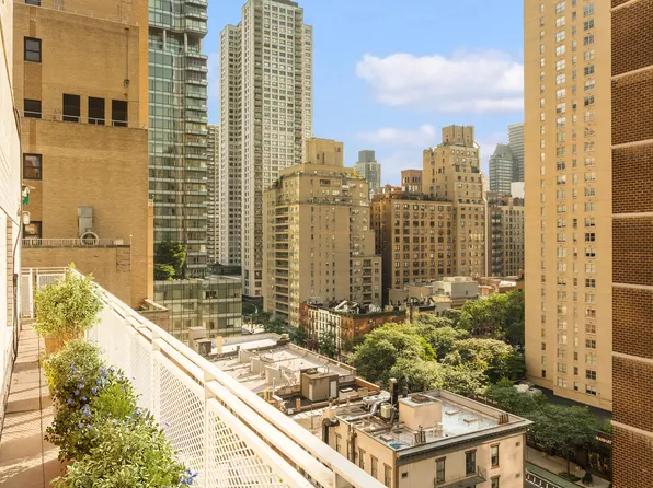 240 East 55th Street PHA image 10 of 11
