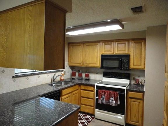 5th image of 801 Skylark Dr