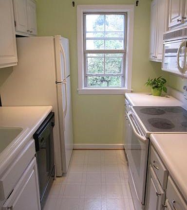 5th image of 816 S Arlington Mill Dr #5-302