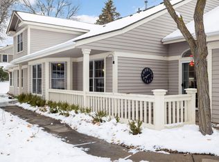 805 Ivy Ln, Eagan, MN 55123