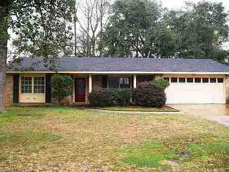1st image of 227 Crescent Dr