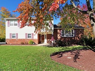 23 Tanglewood Dr, East Hanover, NJ 07936