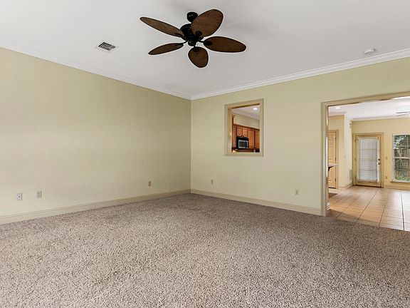 3rd image of 904 Jefferson Dr #904