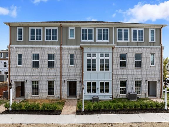 3rd image of 102 Founders St