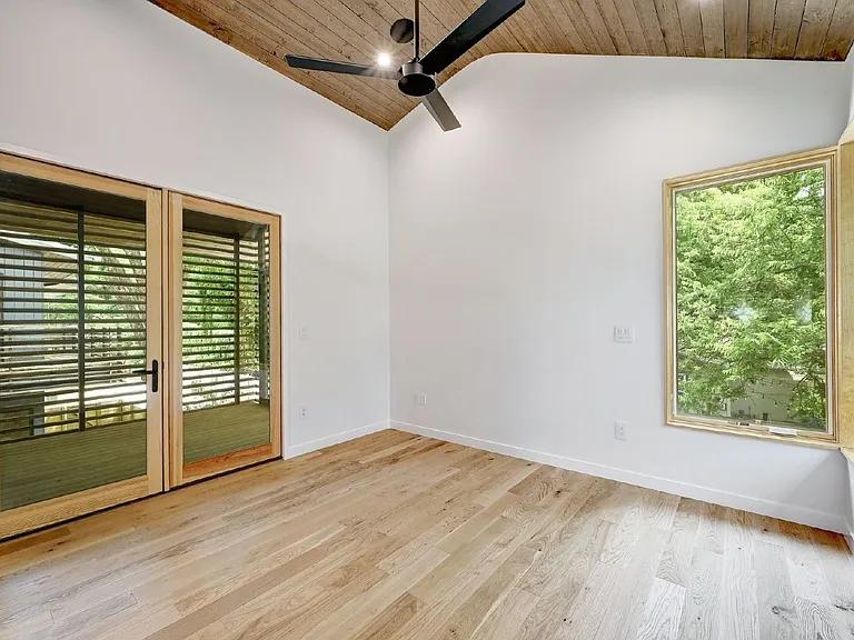 1411 Haskell St #4 — Photo 16