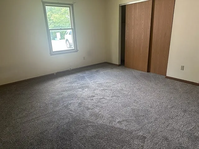 2 bed, 1000 sqft, $950 — Photo 2