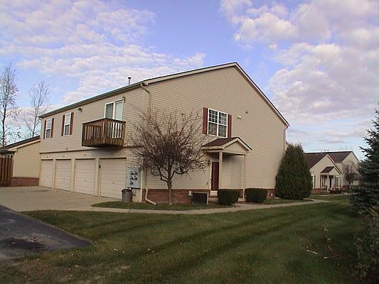 2nd image of 841 Oakwood Dr