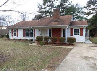 4040 Village Pl, Winston Salem, NC 27127