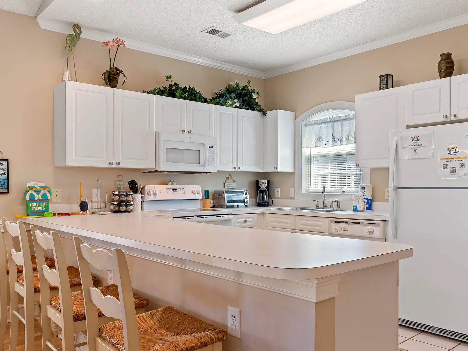 2 bed, 1050 sqft, $1,850 — Photo 2