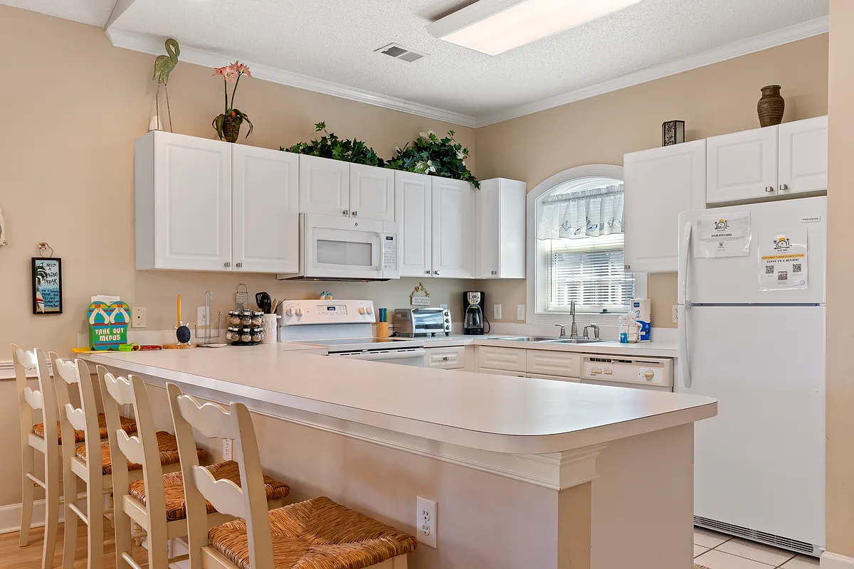 Building Photo - 4843 Carnation Cir #305