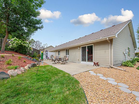 3rd image of 1715 Crystal Ln