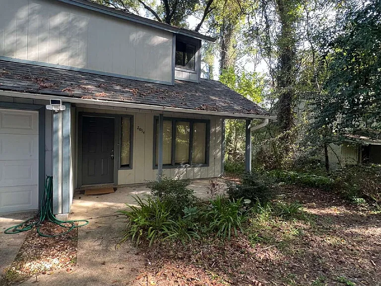 2094 Shangri La Ln — Photo 2