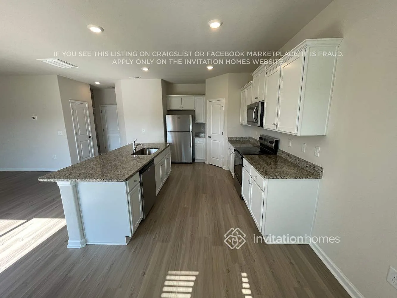 2046 Transatlantic Ave Charlotte, NC 28215 — Photo 2