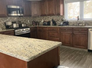 3700 Green Lake Rd, West Bloomfield, MI 48324