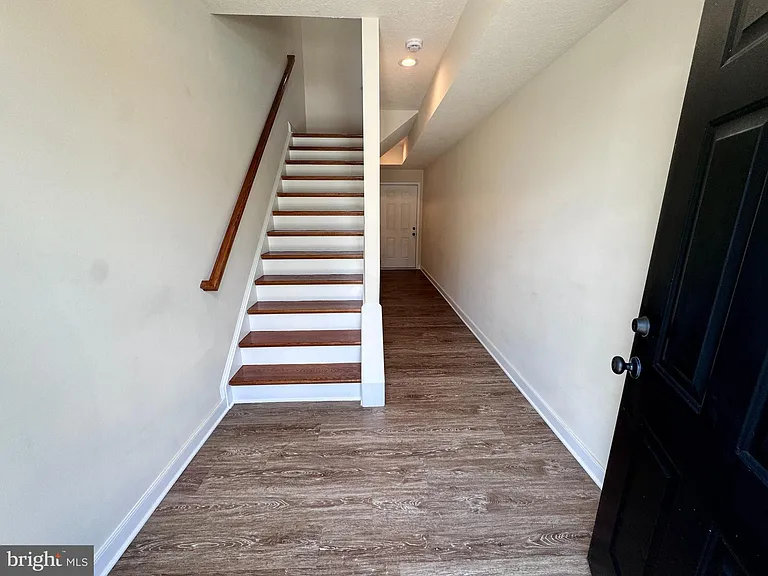 1008 Wicklow Dr — Photo 4
