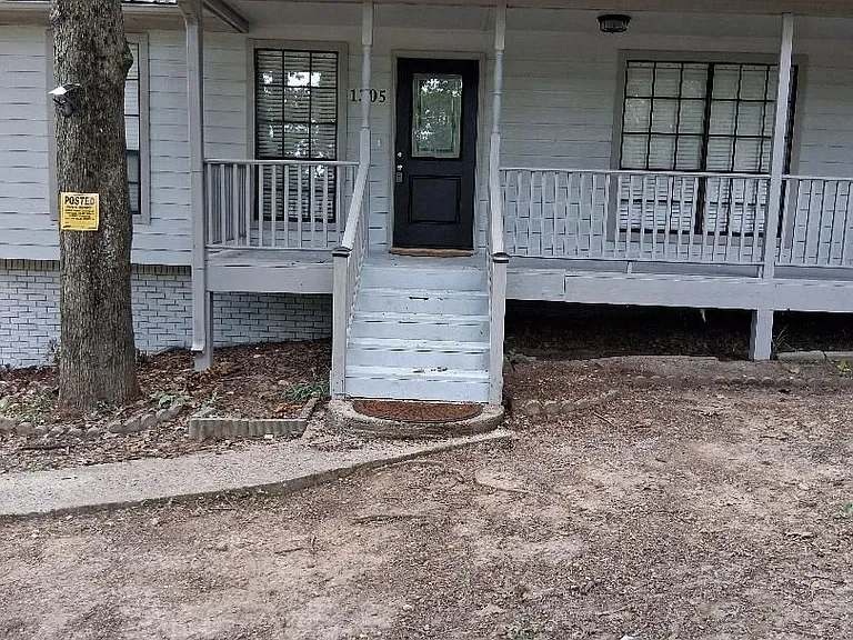1305 Sun Cir — Photo 1