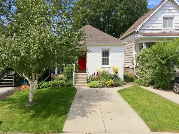 34 E 24th St, Hamilton, ON L8V 2X7