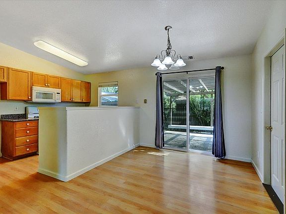 4th image of 10356 Broken Oak Ct
