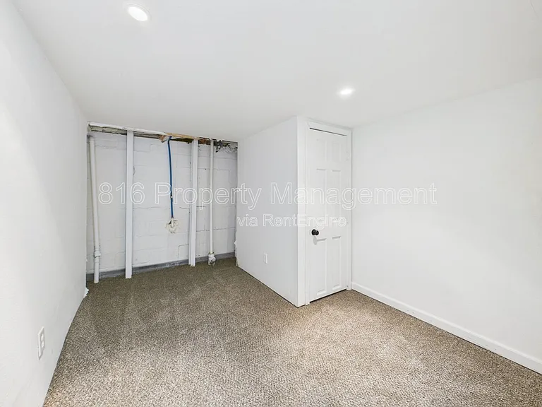 622 Christopher St — Photo 29