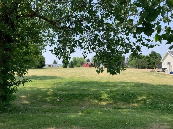 4087 E 2370th Rd, Sheridan, IL 60551