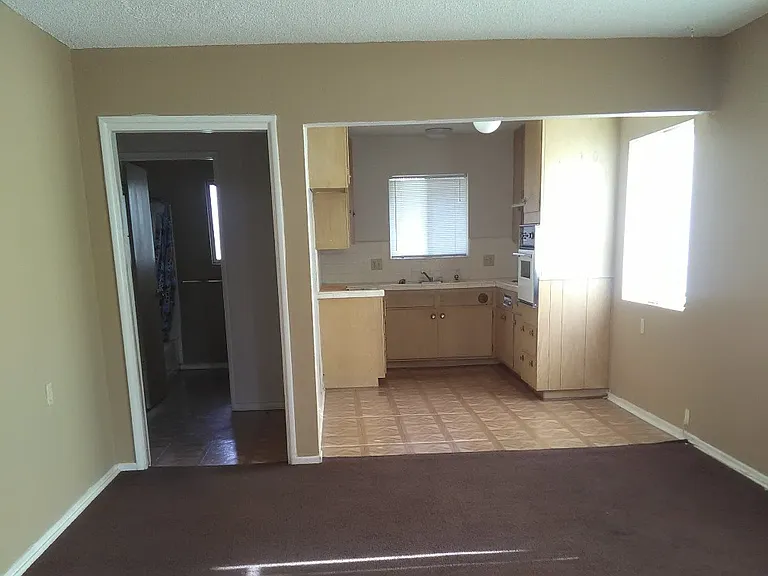 25982 Tamarisk Dr — Photo 7