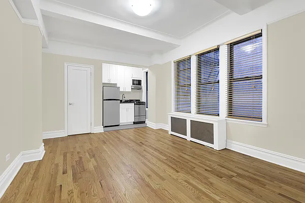 Rented by Cooper & Cooper Real Estate | media 6