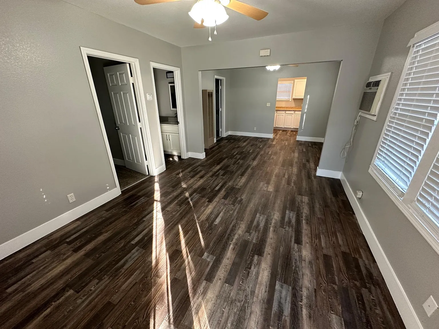 2419 Mitchs Ln — Photo 1