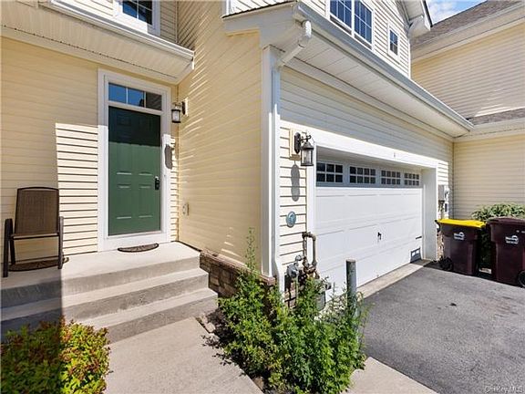 4th image of 4 Stonerose Ct