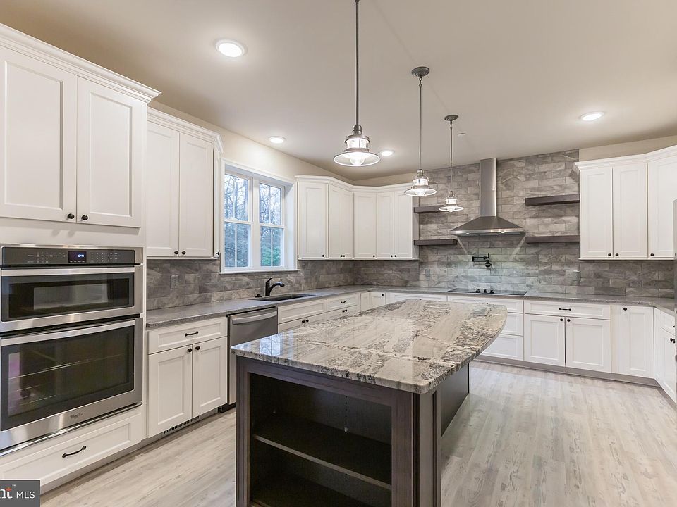 2nd image of 9318 Farm View Pl