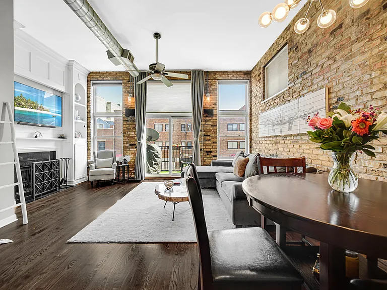 1454 W Fullerton Ave #2 — Photo 3