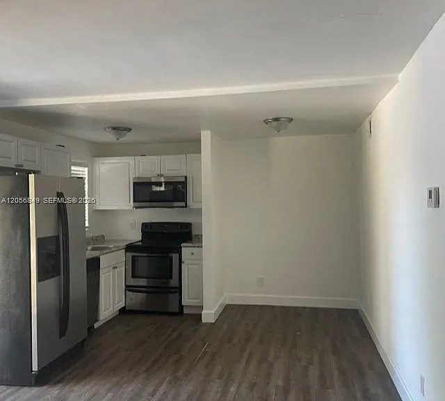 920 SE 2nd Ave #7 — Photo 8