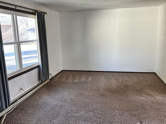 5th image of 2924 Oakland Pkwy