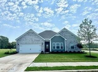 2068 Tulip Dr, Hernando, MS 38632