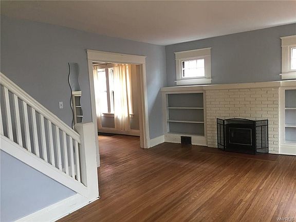 3rd image of 96 W Winspear Ave