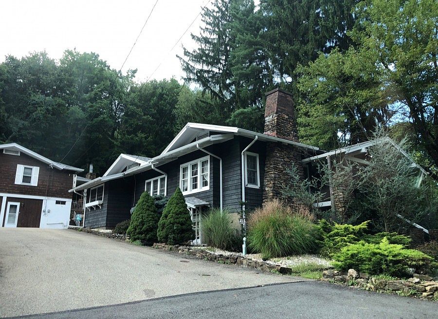 1st image of 32 Spanish Villa Dr