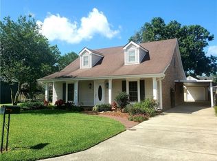 8813 Southdown Ln, River Ridge, LA 70123