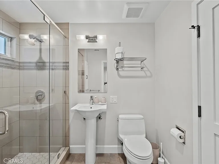5823 Lubao Ave — Photo 23