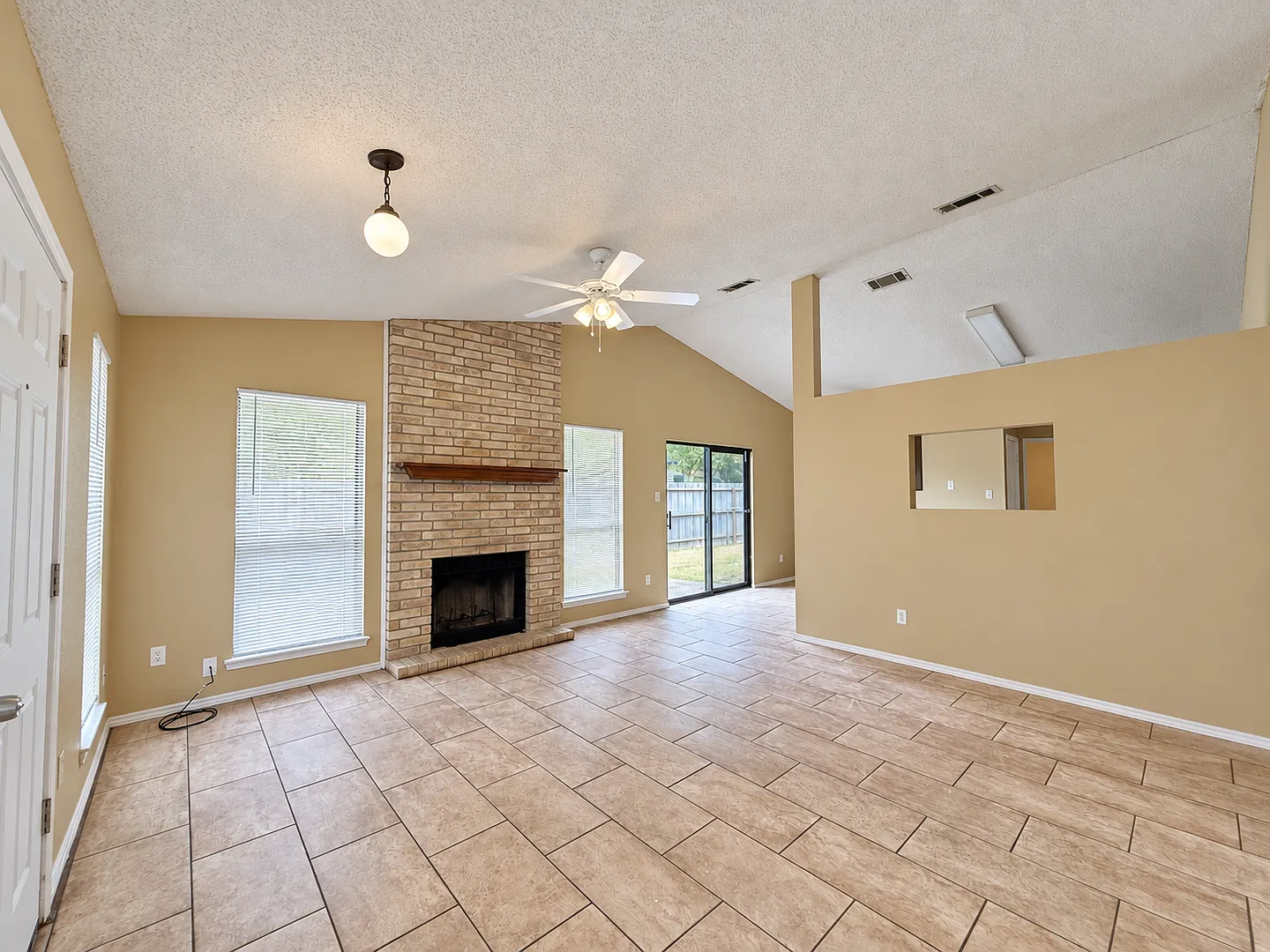 Affordable, Close to Fort Hood — Photo 2
