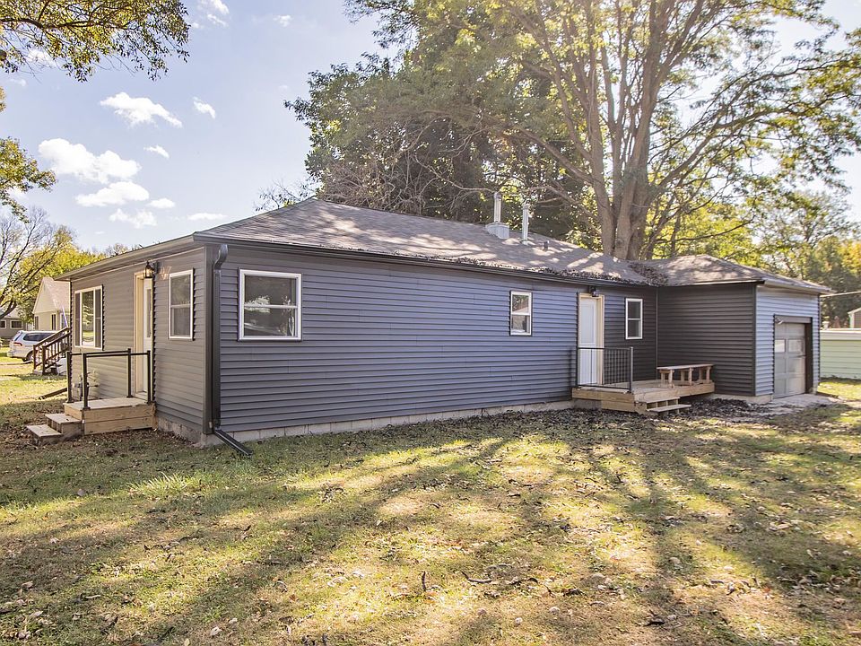 1st image of 21 Avenue D W